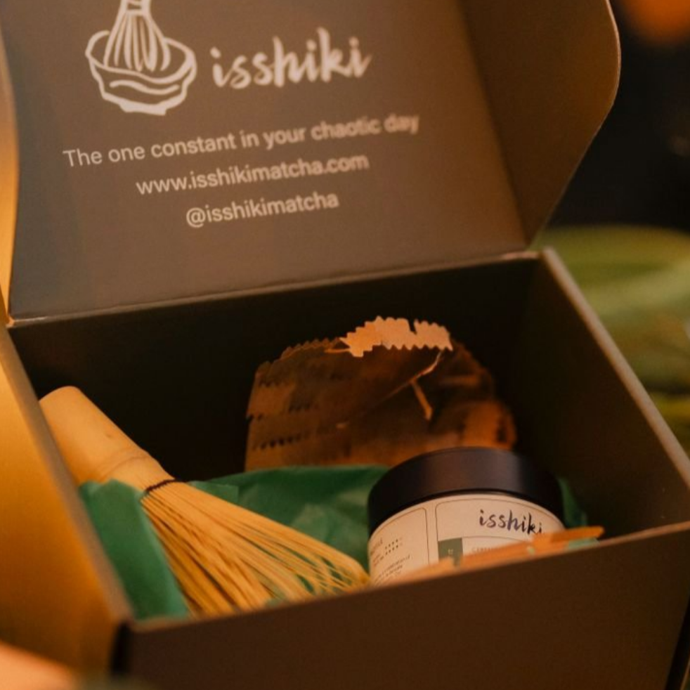 Premium Ceremonial Matcha Starter Kit: Samidori Matcha & Whisk